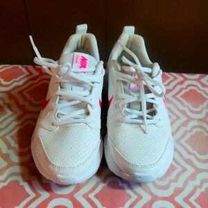 Nike woman White and Pink Sneakers